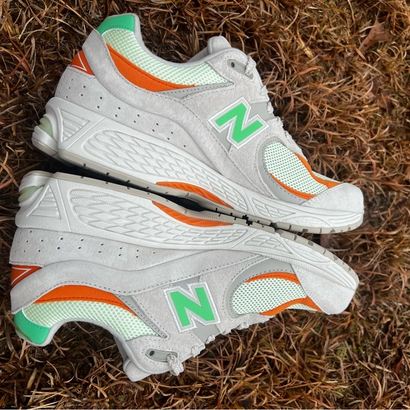 NEW New Balance size 10 Mens 2002R Candy Apple Green shoes - Picture 6 of 13